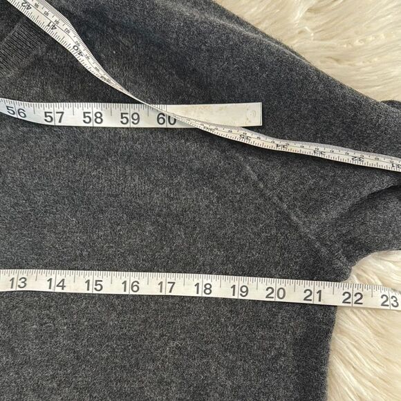 GAP Wool Cashmere V Neck Sweater Size Medium - Picture 3 of 8